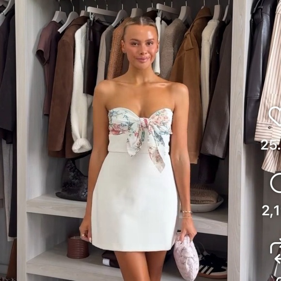 NWT ZARA blogger fav PRINT MINI DRESS size XS and L 
🚨FIRM PRICE NO DISCOUNT - Picture 5 of 16